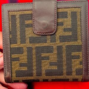 FENDI ZUCCA CANVAS & LEATHER WALLET 👜